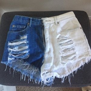 BLUE&WHITE shorts