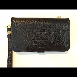 Tory Burch Britten Patent Smartphone Wristlet