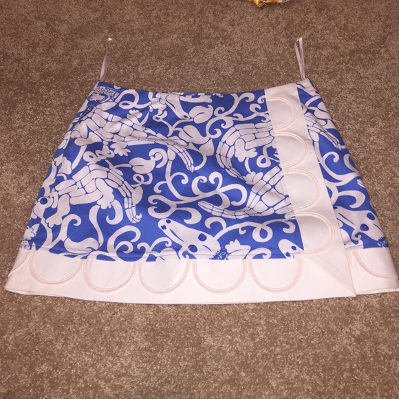 Lilly Pulitzer size 6 skort new without tags.