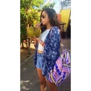 Meet your Posher, Yesenia