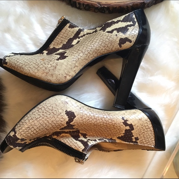 Michael Kors zipper heels - Picture 4 of 4