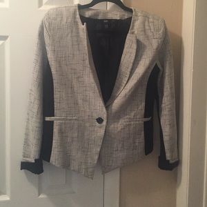 Gray and black blazer