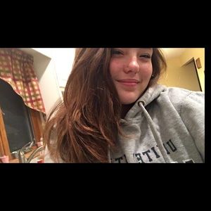 Meet your Posher, Caitlyn