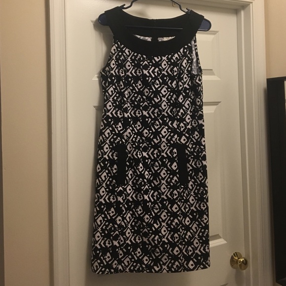 Dress Barn black and white dress with pockets