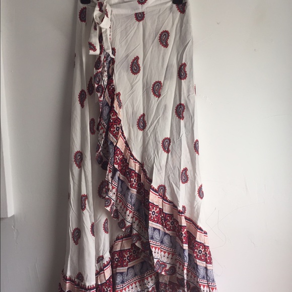TRADED LF Red&White Boho Wrap Skirt - Picture 3 of 4