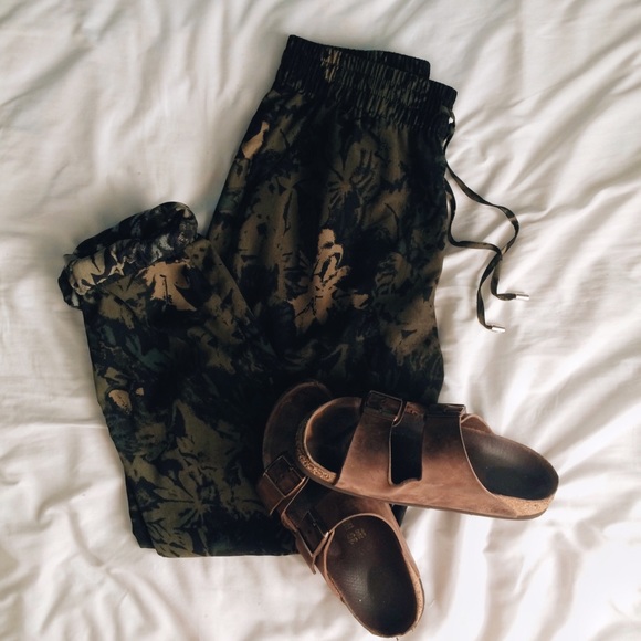 Beachy Chiffon Joggers