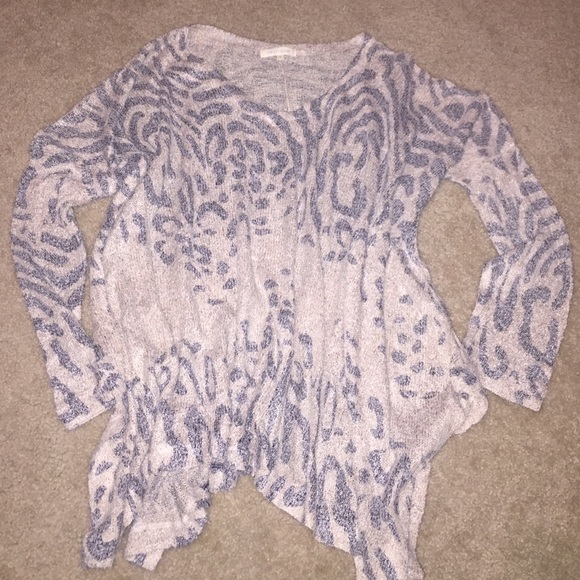 Vestique lightweight sweater
