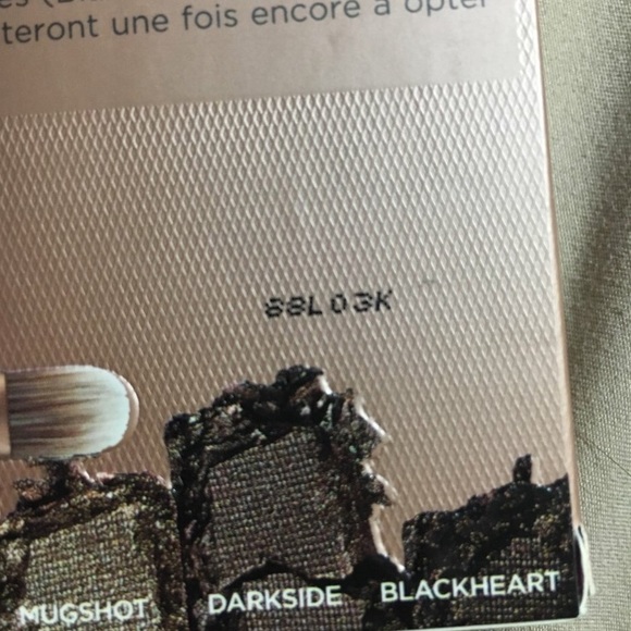 Urban Decay Naked 3 Palette - Picture 3 of 3