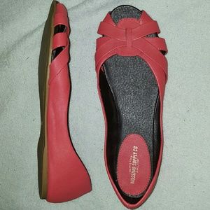 Never worn coral open toe flats