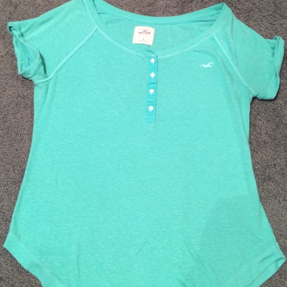 teal shirt
