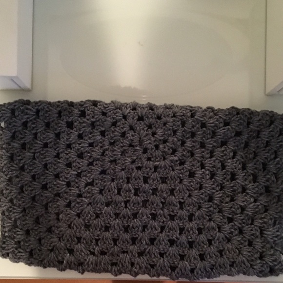 hand crochet winter cowl - grey wool - Picture 3 of 4