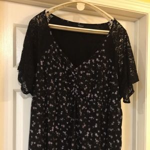 Floral lace sleeve tunic top