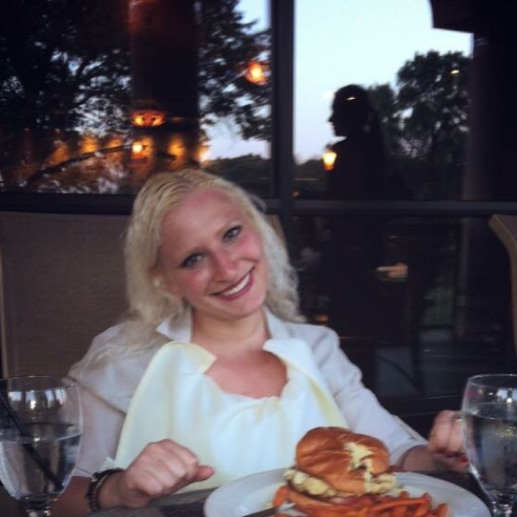 Meet your Posher, Lisa - Picture 4 of 5