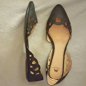 Black laser-cut flats