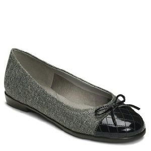 Aerosoles Gray and Black Ballet Flats