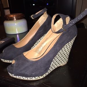 Target Mossimo pattern wedge with ankle strap