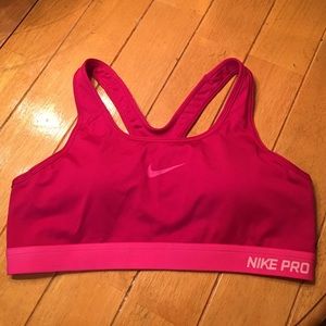 NIKE PRO medium impact sports bra!