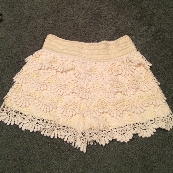 cream lace shorts