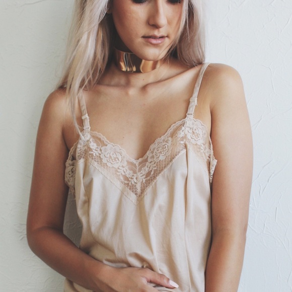 RESTOCKED • Age of Adeline Choker • - Picture 3 of 3