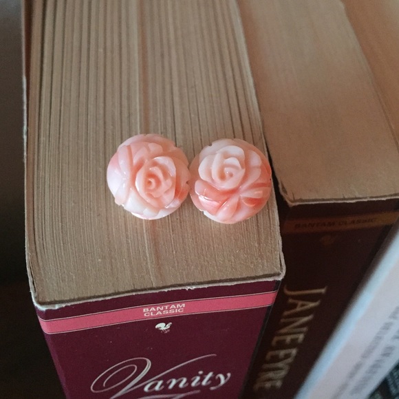Stone cut rose earrings