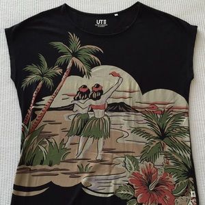 UNIQLO limited ed Hawaiian print T shirt
