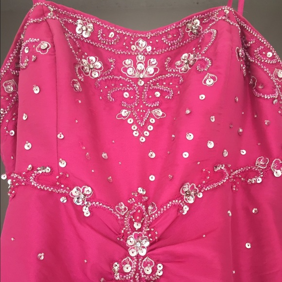 Magenta princess style prom dress - Picture 3 of 4