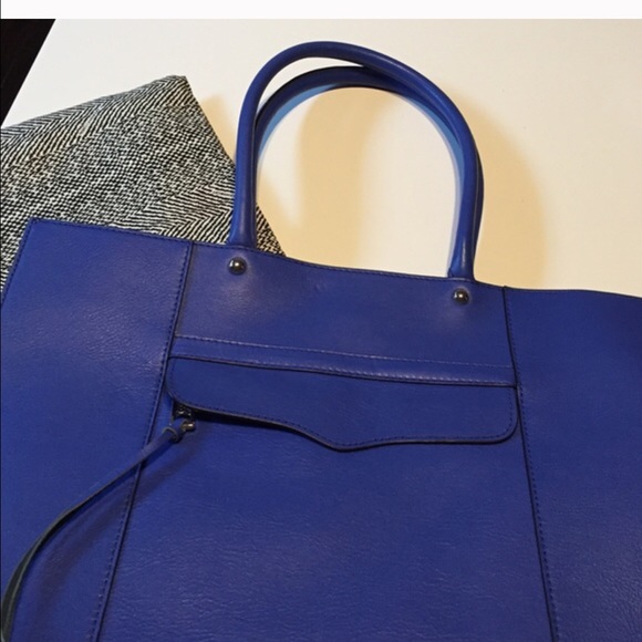 Beautiful! No flaws!  Excellent Christmas giftT