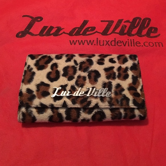 Lux de Ville leopard wallet