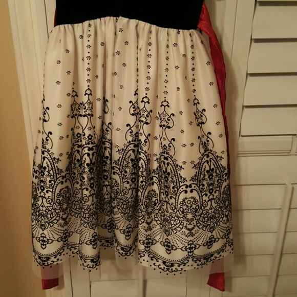 Dress - Picture 4 of 4