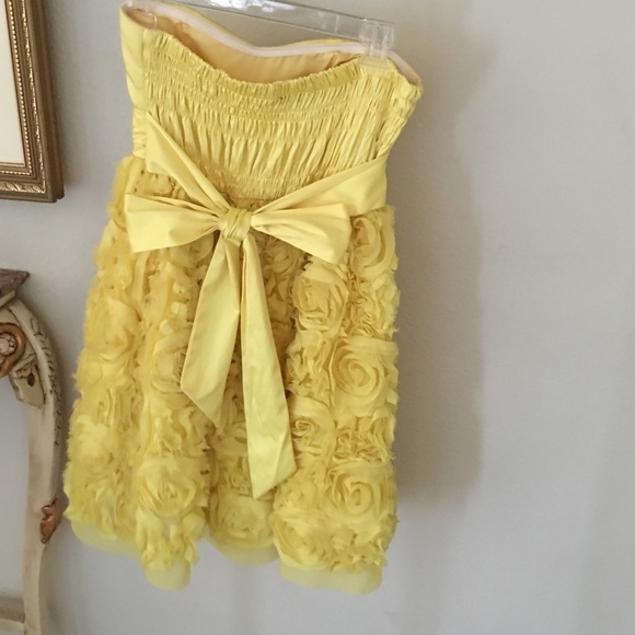 Yellow Cocktail dress. XOXO brand. - Picture 2 of 3