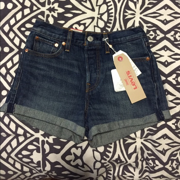 Levi's wedgie jean shorts
