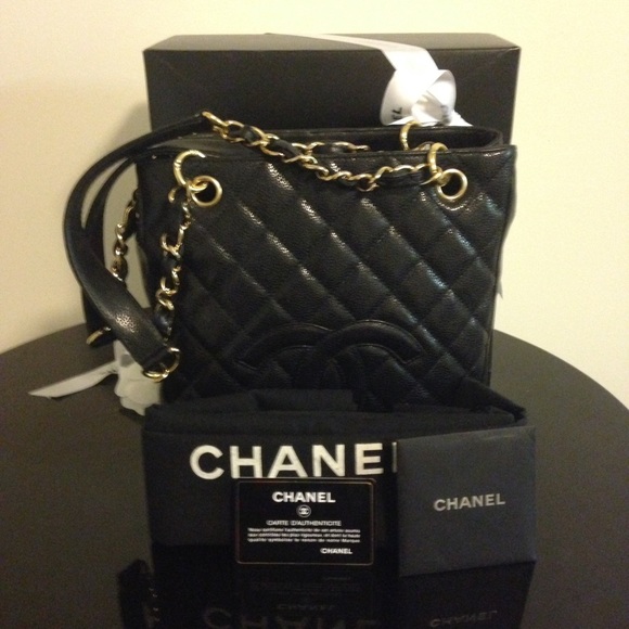 Chanel petite shopping tote