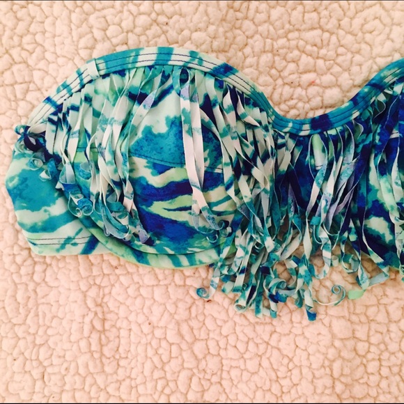 XHILIRATION Fringe Bandeau Top - Picture 2 of 4