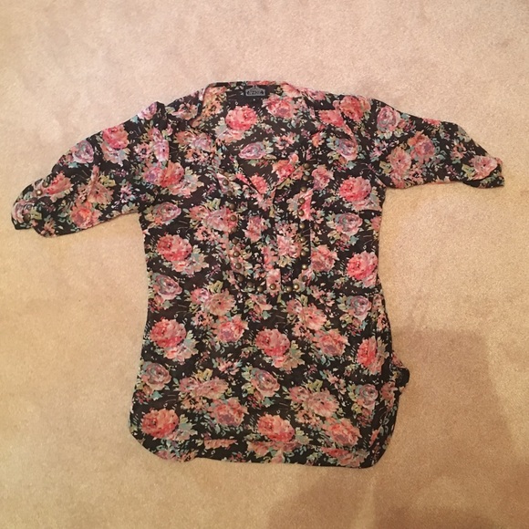 Sheer floral 2/3 sleeve blouse
