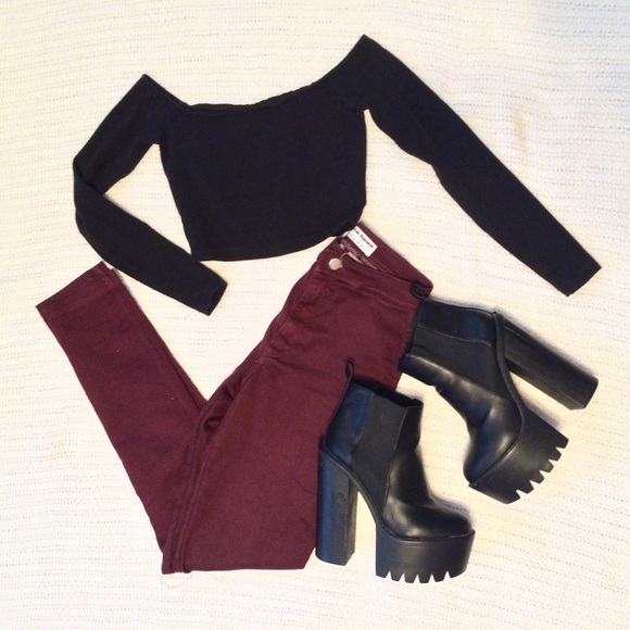 🔺50% price drop🔺Maroon high waisted jeans