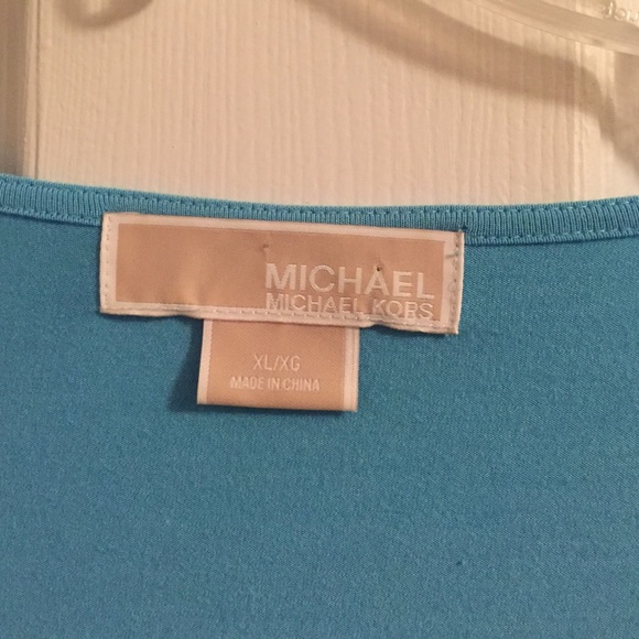 Pretty MK ruffled Blue Top - Picture 2 of 2