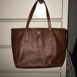 Fossil Sydney shopper