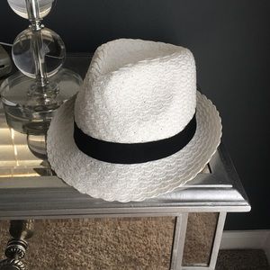 White fadora hat