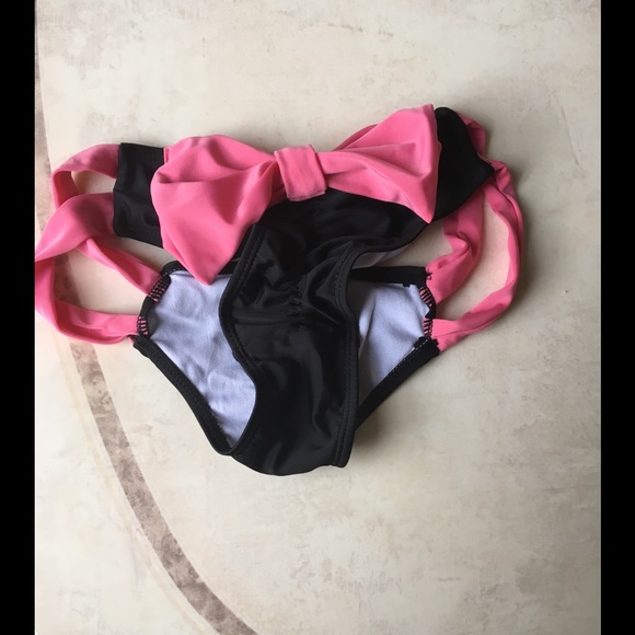 Sexy Bikini Bottom - Picture 2 of 3