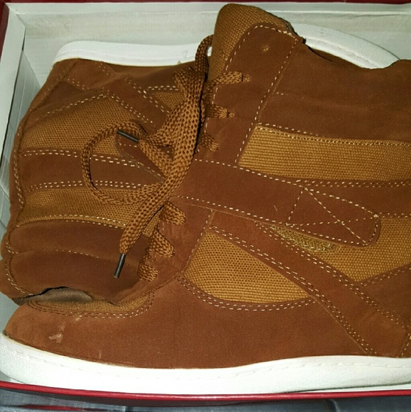 Sneaker heel