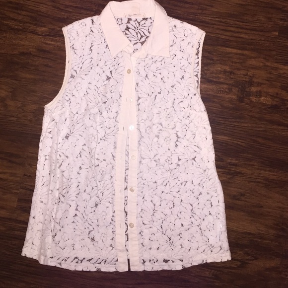 Textured lace sleeveless top