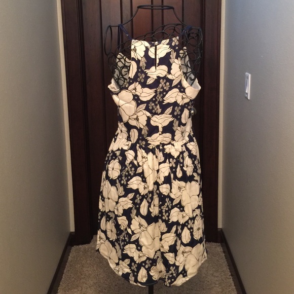 ALYA Dress - Picture 2 of 2