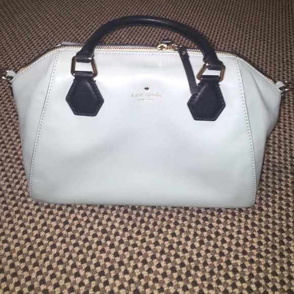 Medium Kate Spade purse - Picture 1 of 2