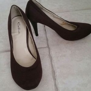 Classic heel in brown