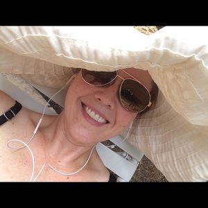 Meet your Posher, Leah