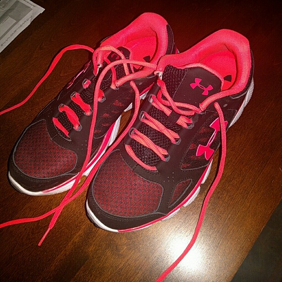 Under Armour UA Micro G Assert V