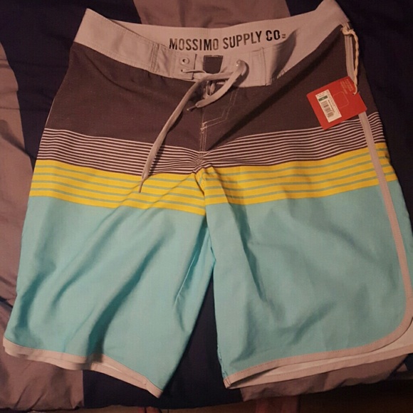 Mossimo board shorts - Picture 1 of 1