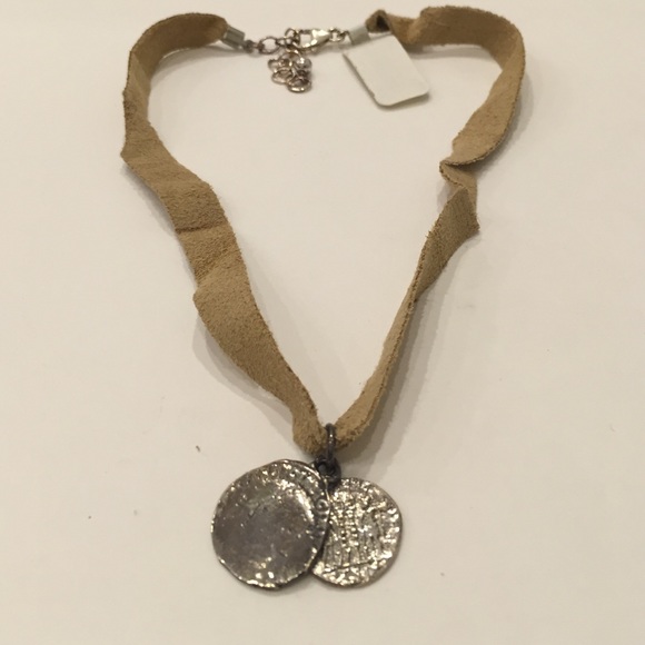 Choker necklace