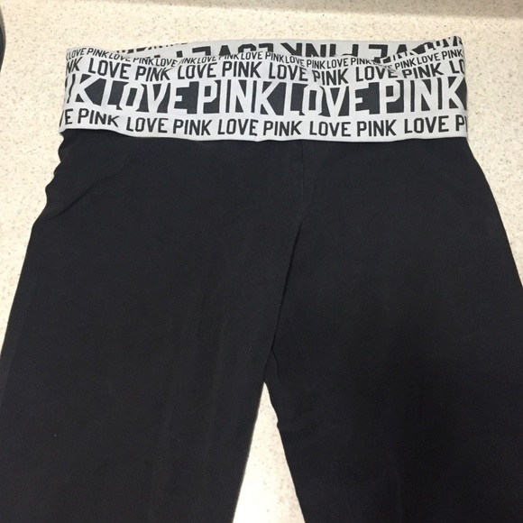 Victoria's Secret pink Capri leggings