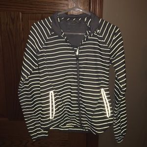 Athleta 3m grey windbreaker